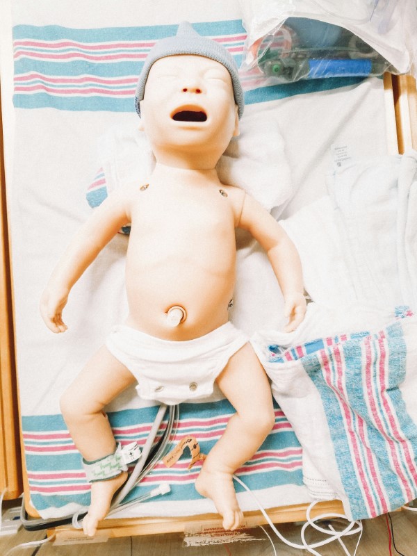 Muñeco de simulación usado en cursos de pediatria