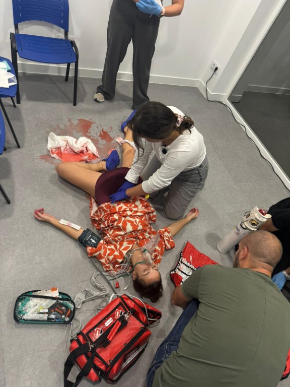 Curso de simulación de parto y emergencias obstétricas fuera del hospital