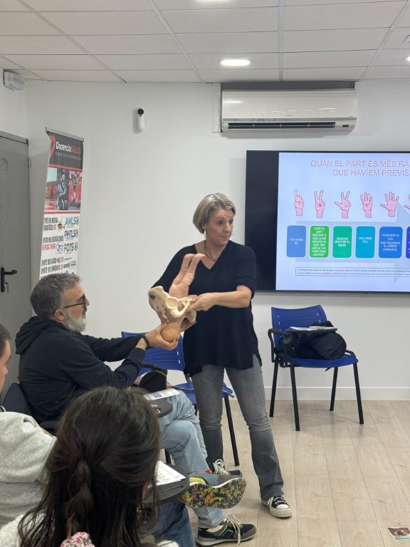 Curso de simulación de parto y emergencias obstétricas fuera del hospital