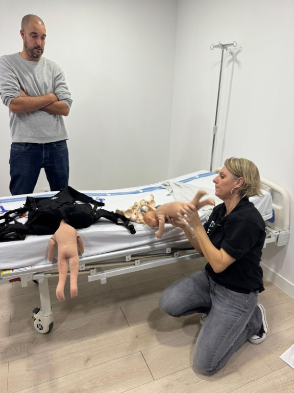 Curso de simulación de parto y emergencias obstétricas fuera del hospital
